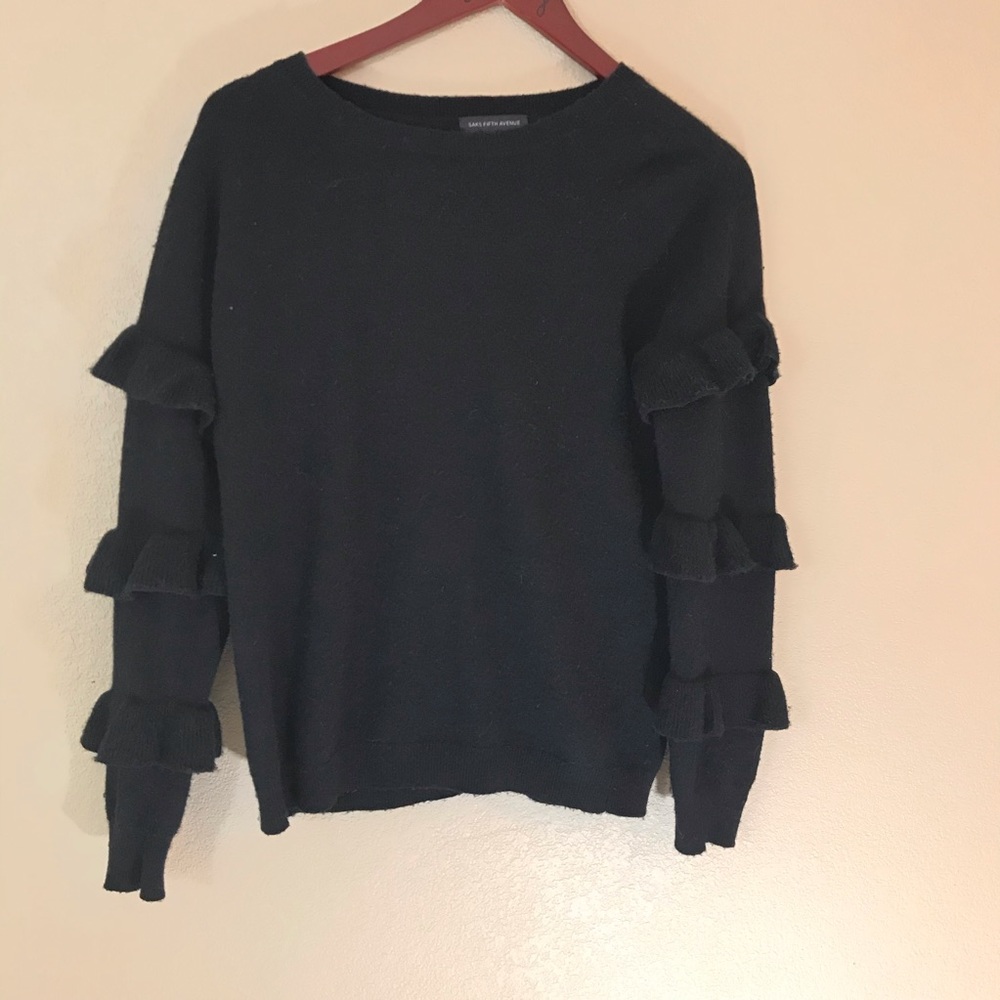 ruffled sleeve soft black crew neck sweater EUC